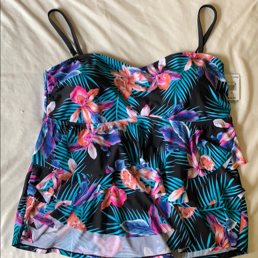 NWT tiered tankini top!!